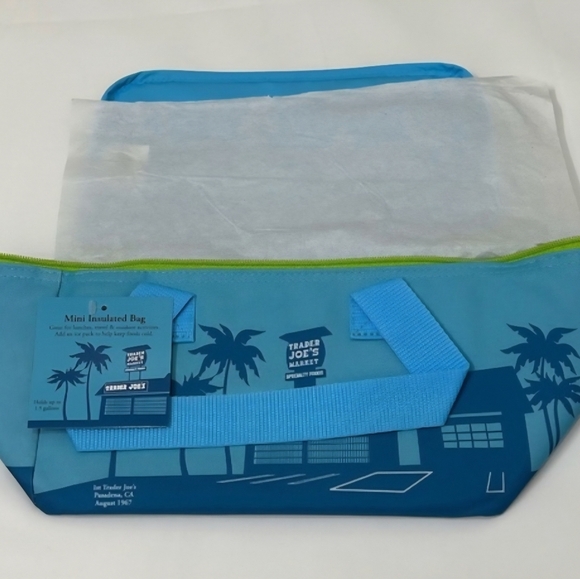 Trader Joe's Limited Edition Blue Mini Insulated Bag - Picture 5 of 7
